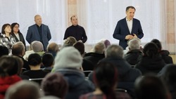 Вячеслав Гладков встретился с жителями шебекинского села Середа 