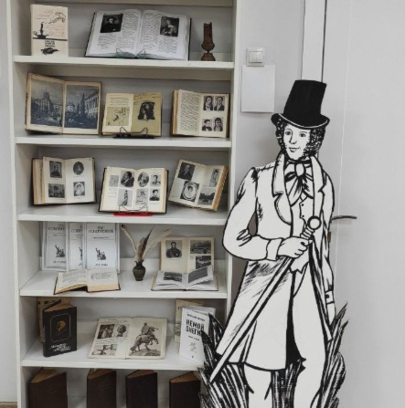 Книжная выставка к юбилею Александра Пушкина открылась в шебекинской библиотеке