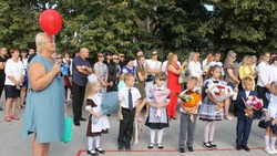 Торжественная линейка прошла в Новотаволжанской средней школе Шебекинского горокруга