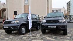 Фонд «Поколение» Андрея Скоча передал Шебекинскому округу два автомобиля «УАЗ»
