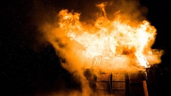Правоохранители начали проверку по факту возгорания домов в Валуйском районе