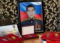 Вячеслав Гладков навестил родных  Героя России Юрия Корнеева 