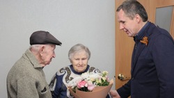 Вячеслав Гладков  встретился с ветераном Великой Отечественной войны и с участником СВО