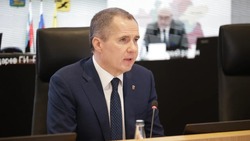 Вячеслав Гладков призвал расторгать контракт с подрядчиком за затягивание восстановления соцобъкетов