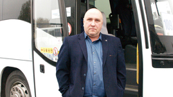 От генералов к пассажирам. Как Александр Логачёв проработал водителем автобуса 28 лет