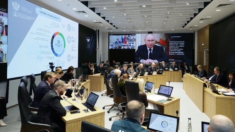 Вячеслав Гладков заслушал доклад об оказываемых мерах поддержки пострадавшим предприятиям