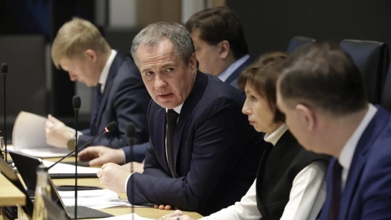 Вячеслав Гладков раскритиковал работу федеральных торговых сетей по установке генераторов