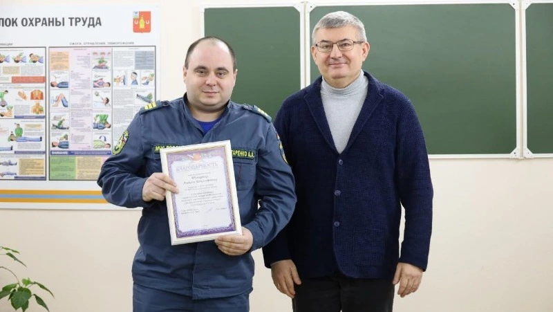 Андрей Гриднев и Геннадий Чмирев поздравили шебекинских спасателей с профессиональным праздником