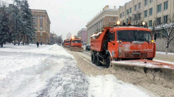 Белгородские коммунальные службы вышли на расчистку улиц и дворов от снега этой ночью