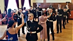 Воспитанницы Шебекинской гимназии-интерната стали участницами кадетского бала