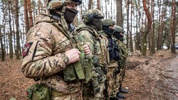 Вячеслав Гладков – о выдаче 2 тыс. комплектов демисезонной формы отрядам самообороны