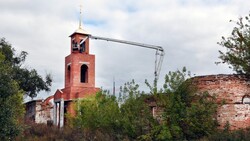 Новый купол с крестом появился на храмовом комплексе в селе Маломихайловке