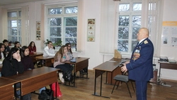 Шебекинские студенты почтили память неизвестных солдат