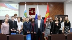 Юные шебекинцы получили паспорта в День Конституции Российской Федерации 
