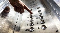 Строители установят четыре энергосберегающих лифта в Шебекинском городском округе