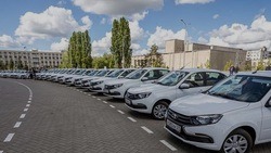 Губернатор Белгородской области передал ключи от 22 автомобилей главврачам ЦРБ