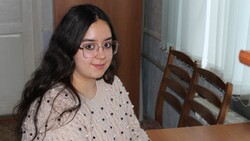 Шебекинка Елена Ишкова получила медальон за профессионализм
