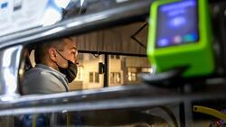 Терминалы на вход и выход заработали во всех автобусах маршрута №127 в Белгороде