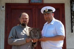 Экипаж подводной лодки получил в дар икону от шебекинского священнослужителя Вячеслава Мокроусова  