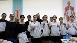 Владимир Жданов встретился с учащимися медицинского класса