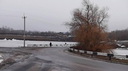 Местные власти установят освещение вдоль моста в шебекинском селе Александровка