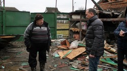 Владимир Жданов встретился с жителями пострадавших от обстрела домов