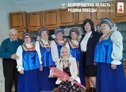 Труженица тыла Клавдия Сергеевна Бавыкина получила юбилейную награду