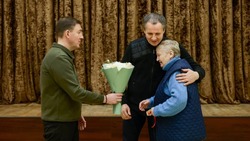 Вячеслав Гладков вручил шебекинцам ключи от новых домов