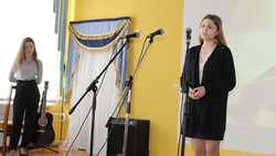 В Шебекинской гимназии-интернате прошёл конкурс чтецов «Молнии слов светозарных»