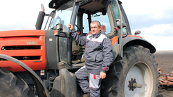 Геннадий Трощилов — о работе механизатора и обработке полей