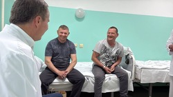 Вячеслав Гладков проведал раненых белгородцев в областной больнице 