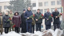 Вячеслав Гладков почтил память погибших на Камышитовом заводе 