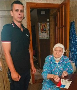 Сотрудники отдела по вопросам миграции выдали паспорт жительнице Шебекино на дому