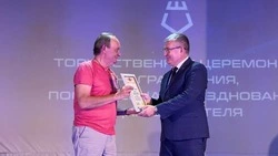 Их профессия - созидать. Шебекинские строители приняли поздравления с праздником