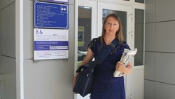 На работу — с хорошим настроением. Наталья Толстая стала одним из лучших почтальонов