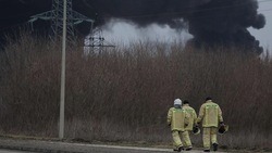 Вячеслав Гладков представил к наградам тушивших пожар на нефтебазе спасателей