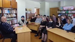Шебекинские школьники встретились с поэтом и прозаиком Александром Тарасовым