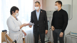 Алексей Красовский передал Большетроицкой больнице многофункциональную кровать