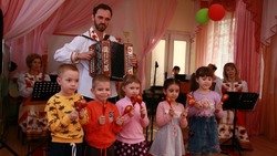 Шебекинские дошкольники сделали первые шаги в мир музыкальных инструментов