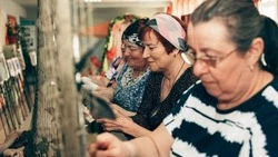 Проявляют бескорыстие